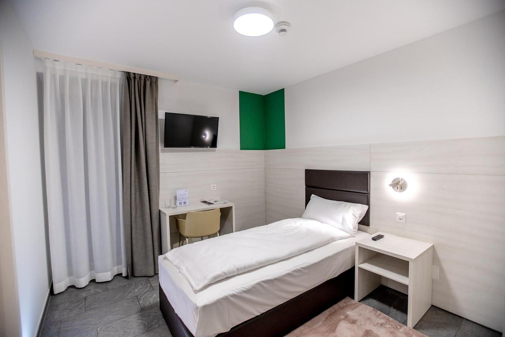 Miralago Locarno Easy Rooms Muralto Room photo