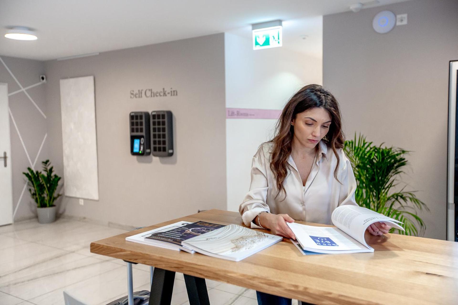 Miralago Locarno Easy Rooms Muralto Exterior photo